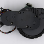 Левое колесо для Робота Пылесоса Xiaomi RoboRock S5 Max/ S6 Pure/ S6 MaxV/ E4/ E5, оригинал (9.01.0446)