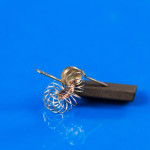 Щетки угольные цельные 5х15х27 с пружиной, провод по центру, оригинал